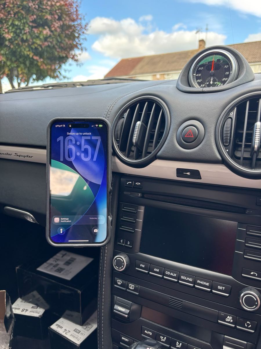 MagSafe Mount 987 / 997 Magnetic phone mount and wireless charger